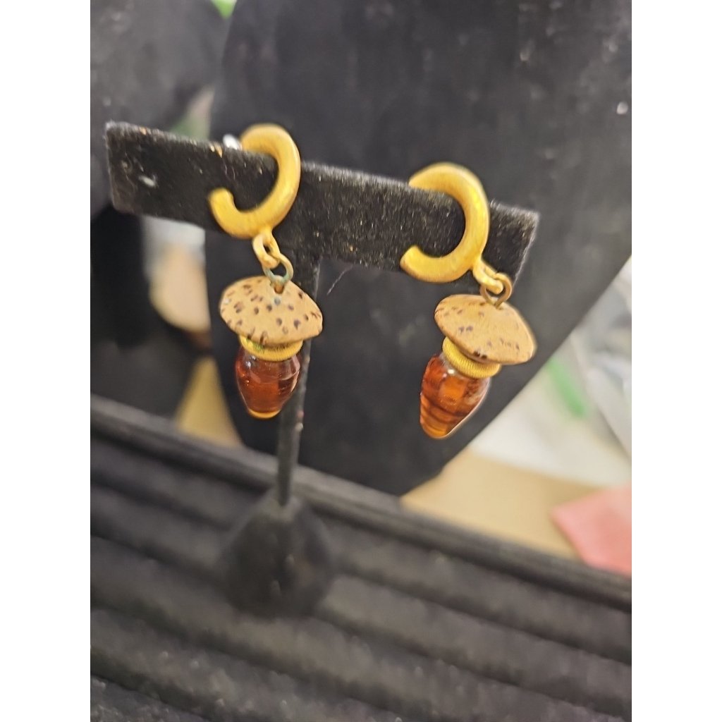 Earrings Posts Goldtone Dangle Drop Amber Glass Bead 25$